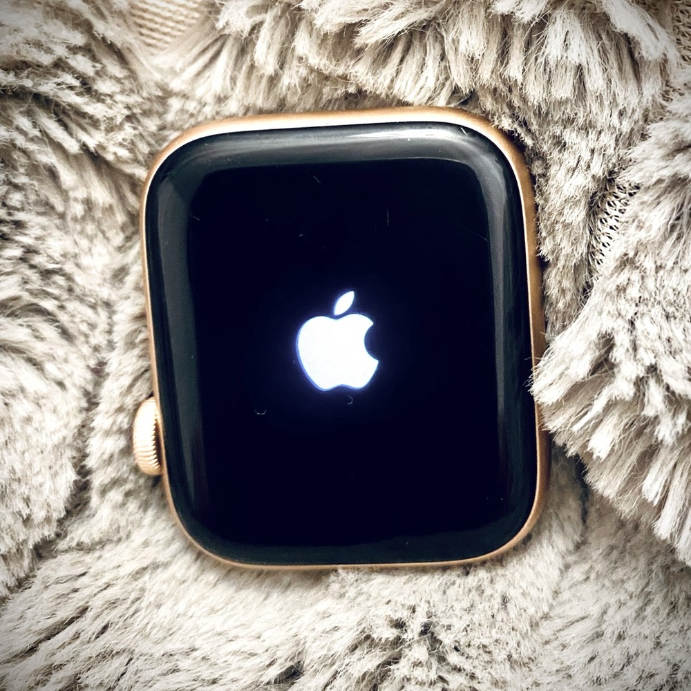 Apple Watch Series 5  - 44mm GPS Rose Gold